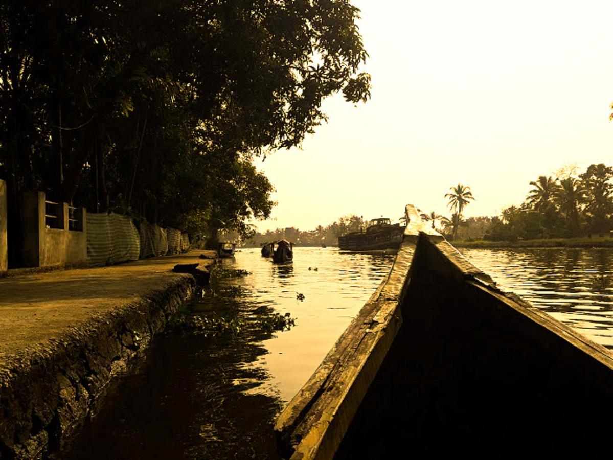 Aham Yoga Nest Bed & Breakfast Alappuzha Exterior photo